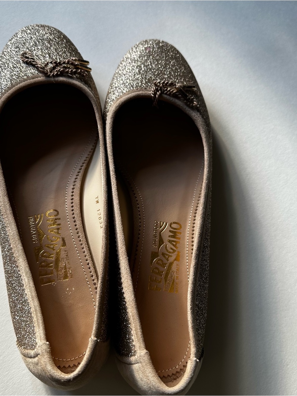 Salvatore Ferragamo Sparkly Ballet Flats Champagne Gold Glitter 9.5M‎